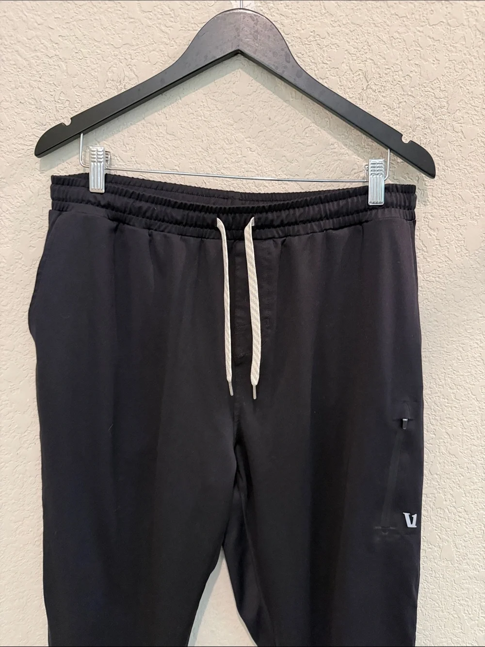 Vuori Men's Black Drawstring Jogger Pants size L